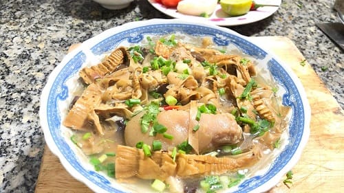 Móng giò hầm măng đầy dinh dưỡng