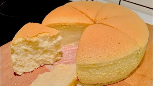 Bánh bông lan sầu riêng thơm ngon tại TP.HCM