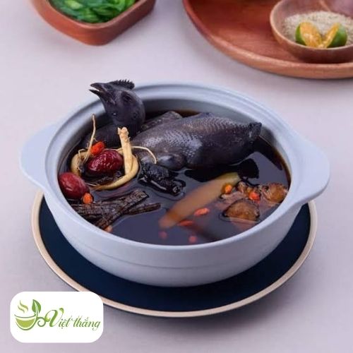 Lưu ý cần biết khi sử dụng gà hầm tiềm thuốc bắc